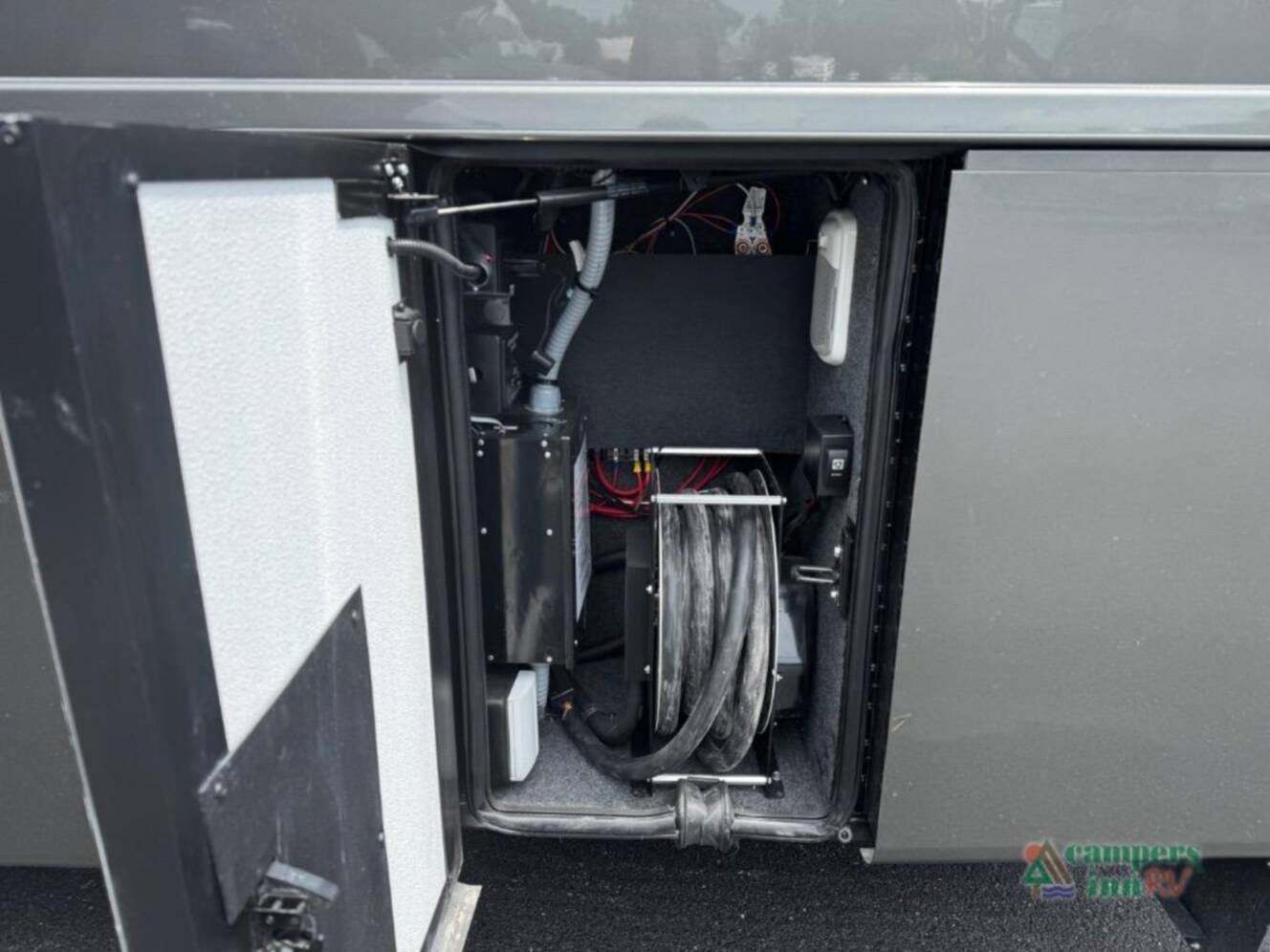 A photo of this 2025 Newmar Ventana 3809