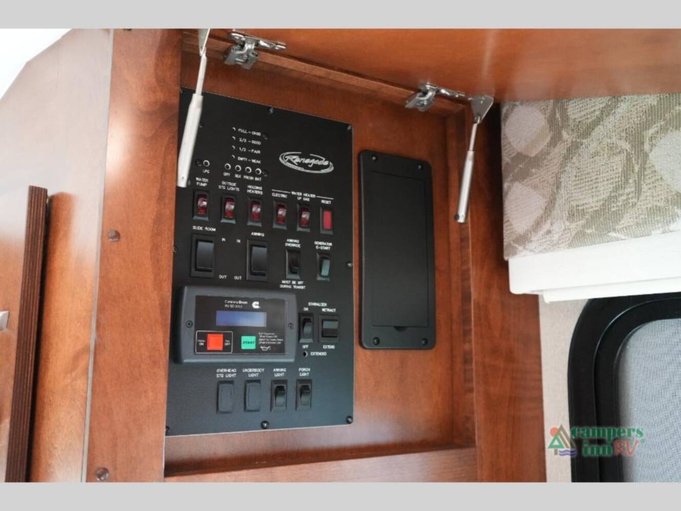 A photo of this 2019 Renegade Villagio 25QRS