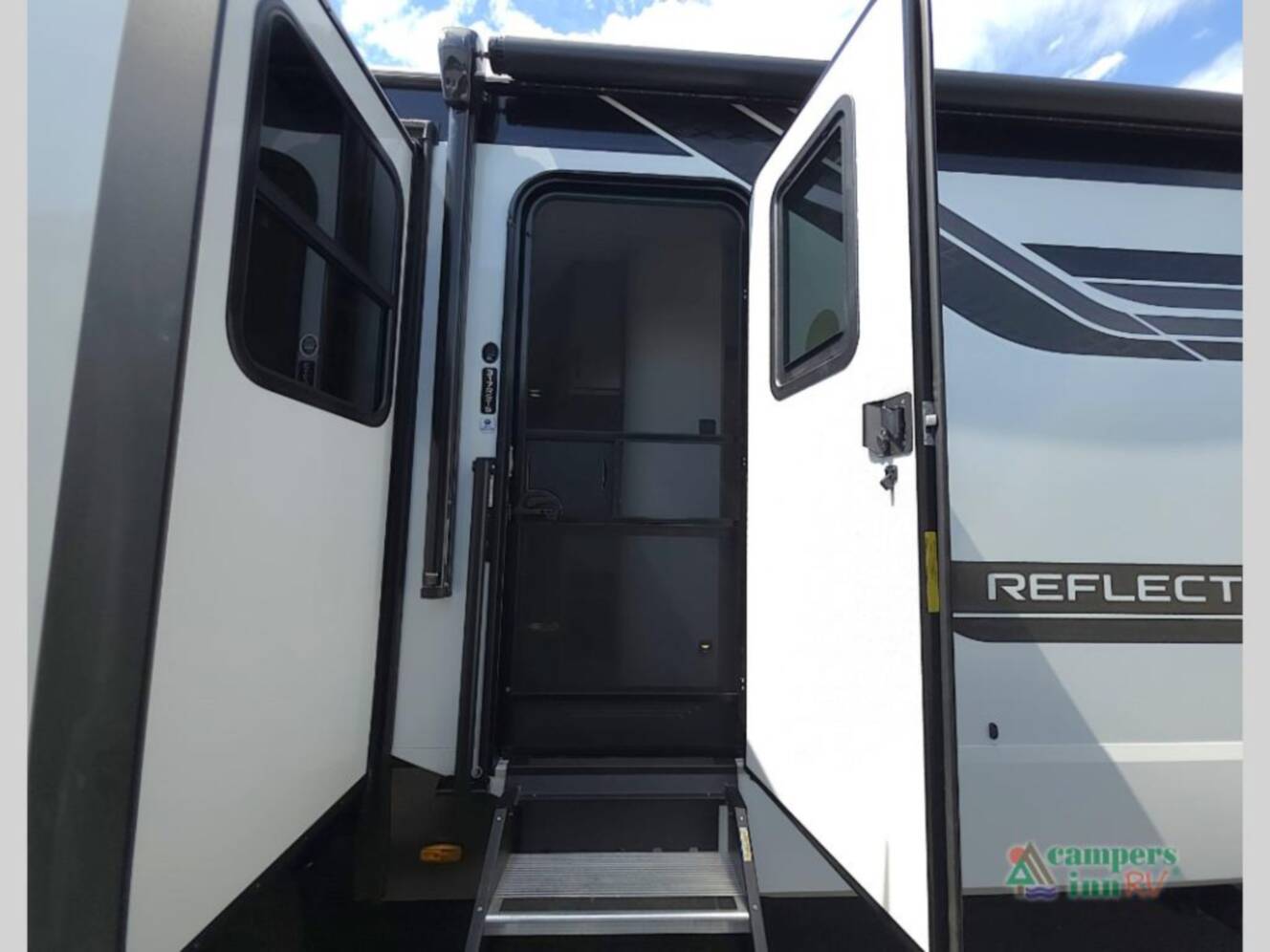 A photo of this 2026 Grand Design Reflection 317RSTS