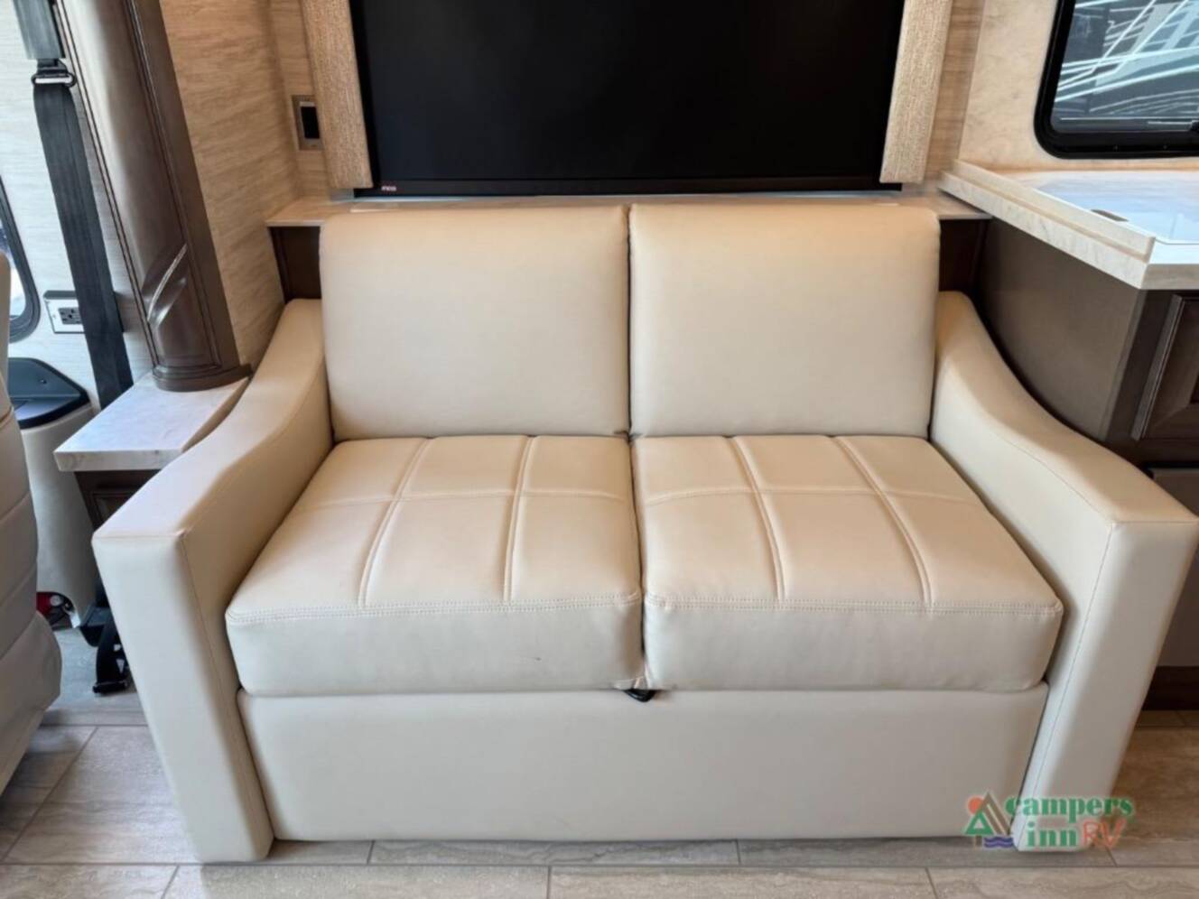 A photo of this 2025 Newmar Ventana 3809