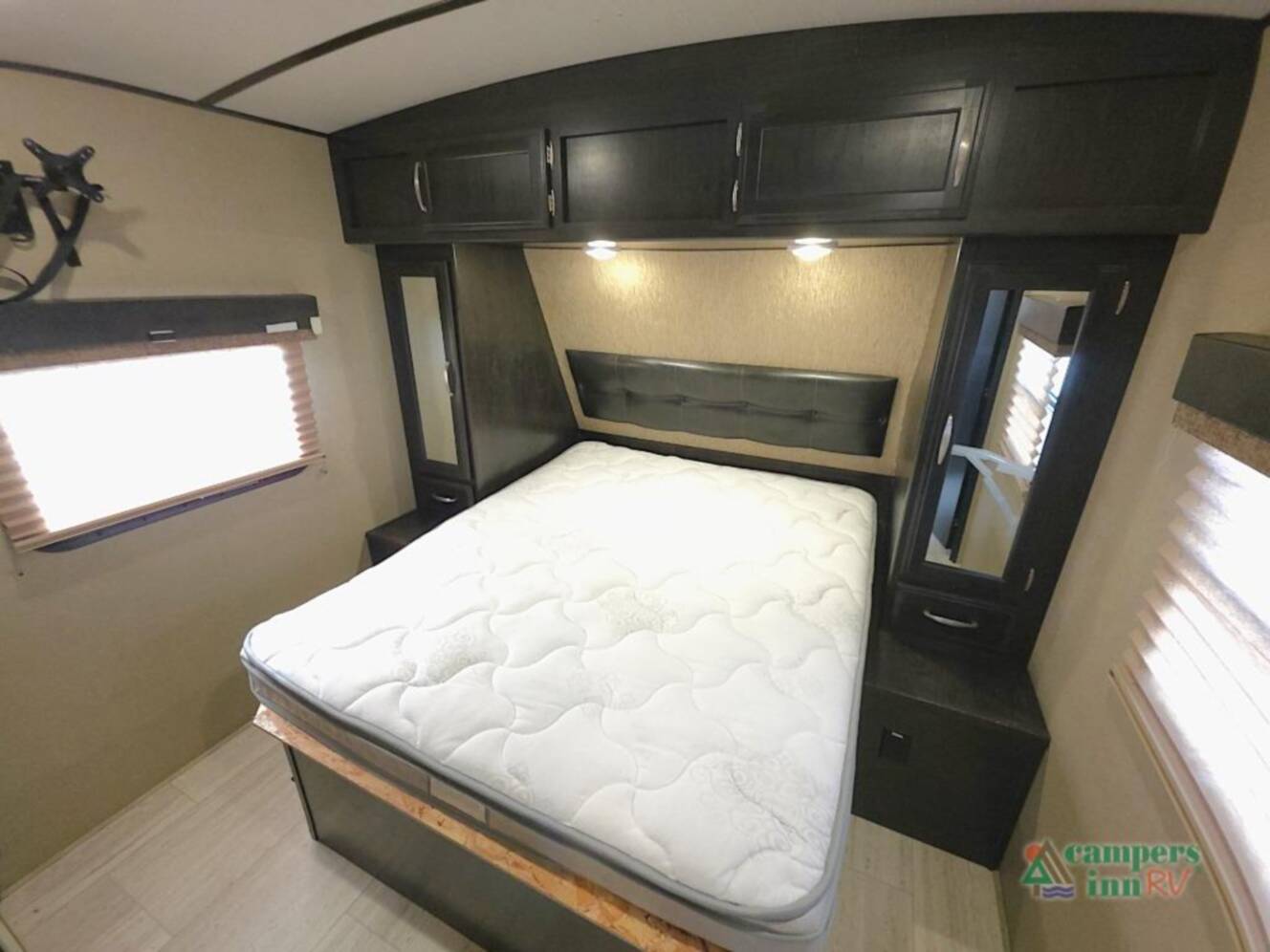 A photo of this 2018 Grand Design Imagine 2950RL