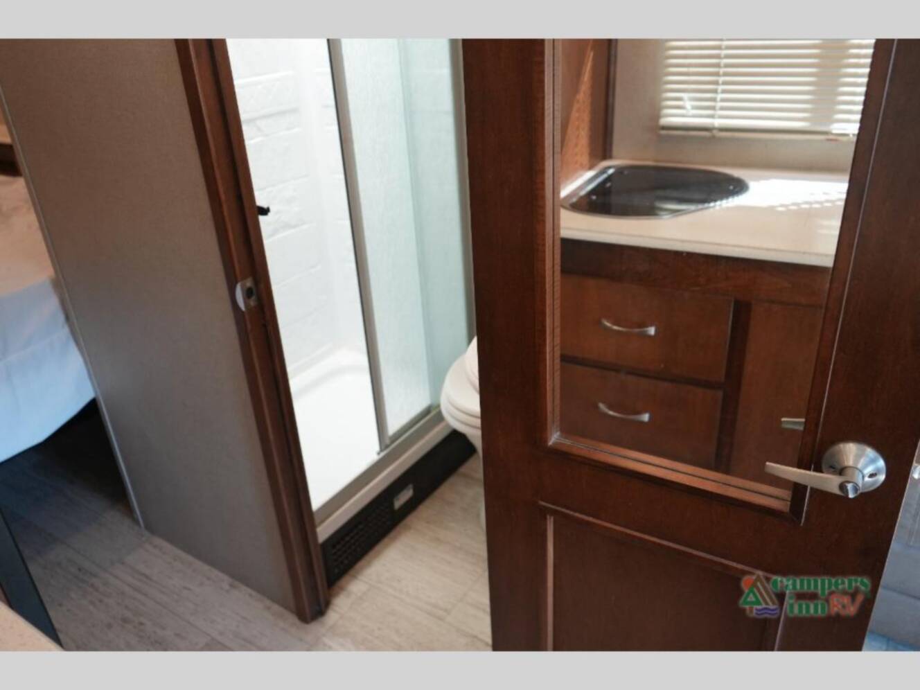 A photo of this 2019 Renegade Villagio 25QRS