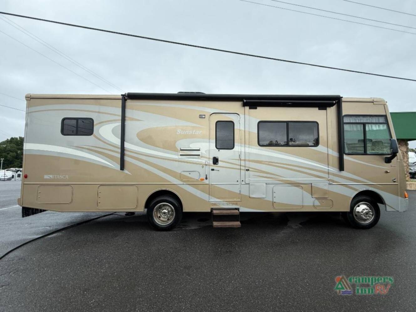 A photo of this 2012 Itasca Sunstar 30T