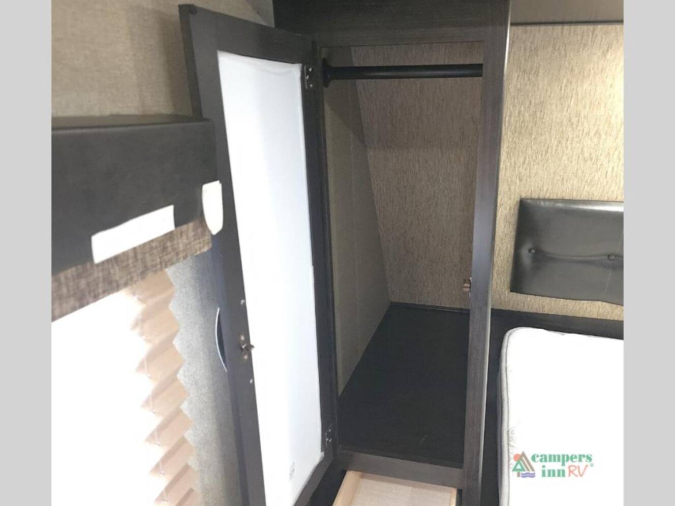 A photo of this 2018 Grand Design Imagine 2950RL