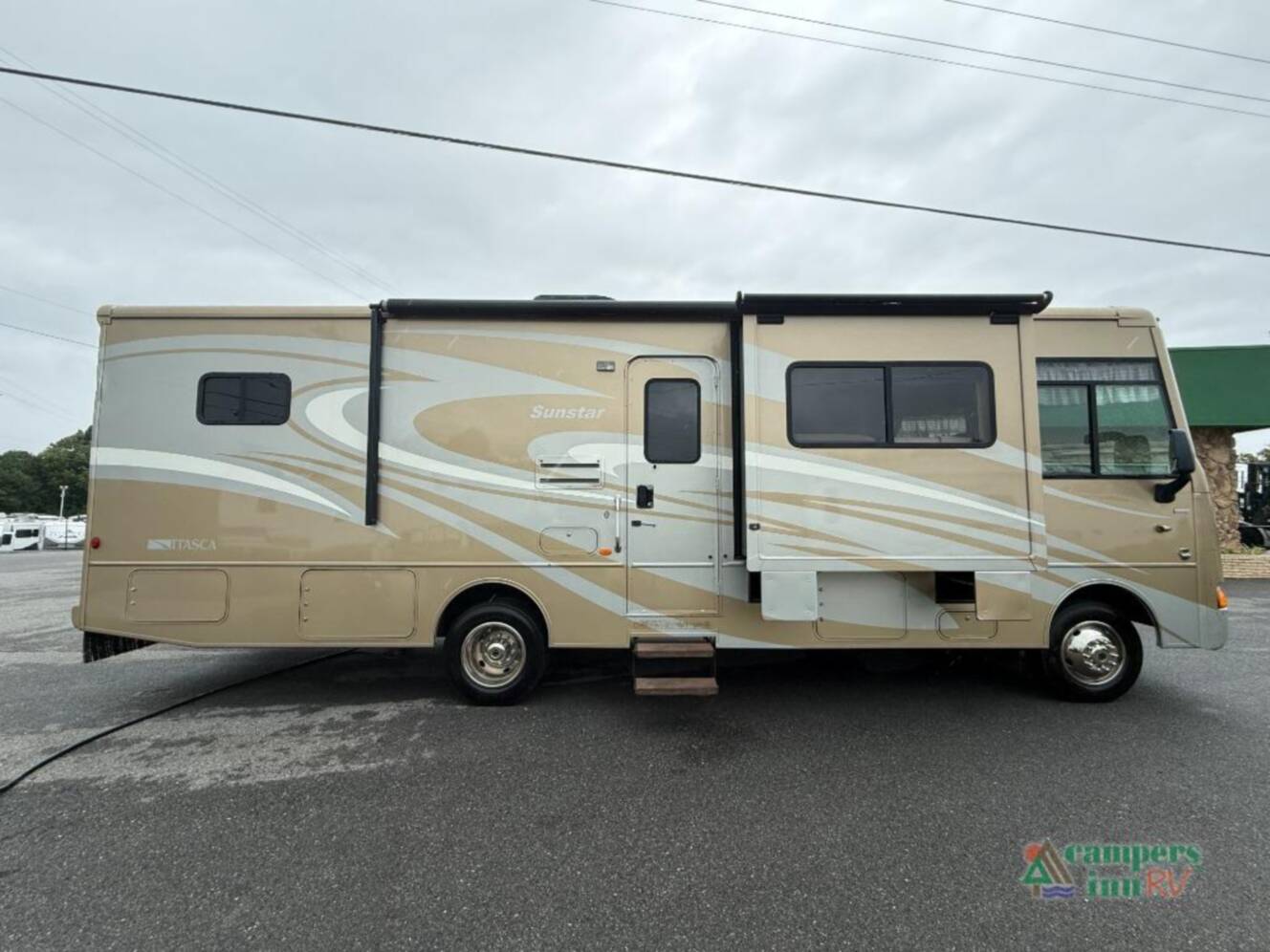 A photo of this 2012 Itasca Sunstar 30T