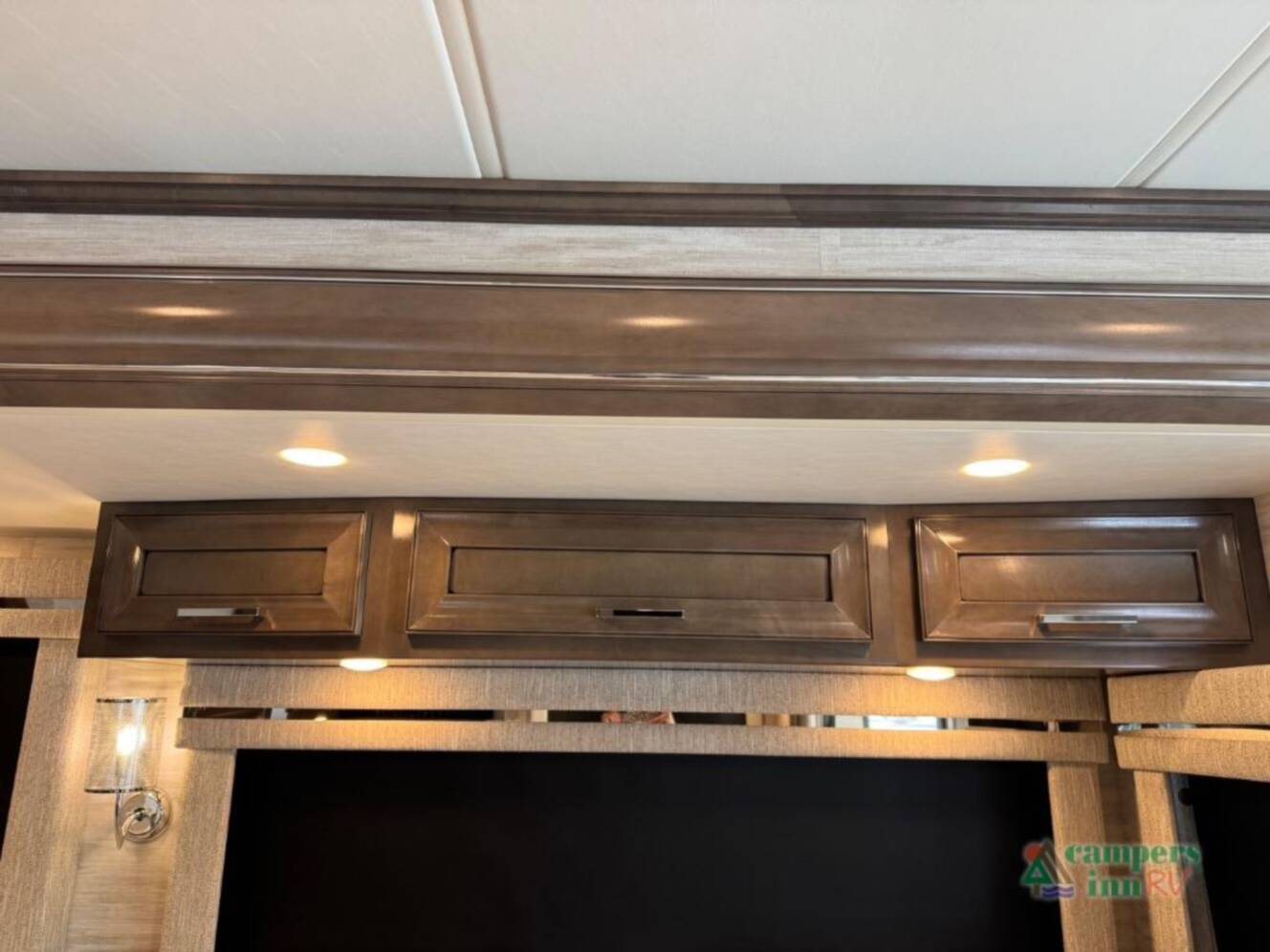 A photo of this 2025 Newmar Ventana 3809