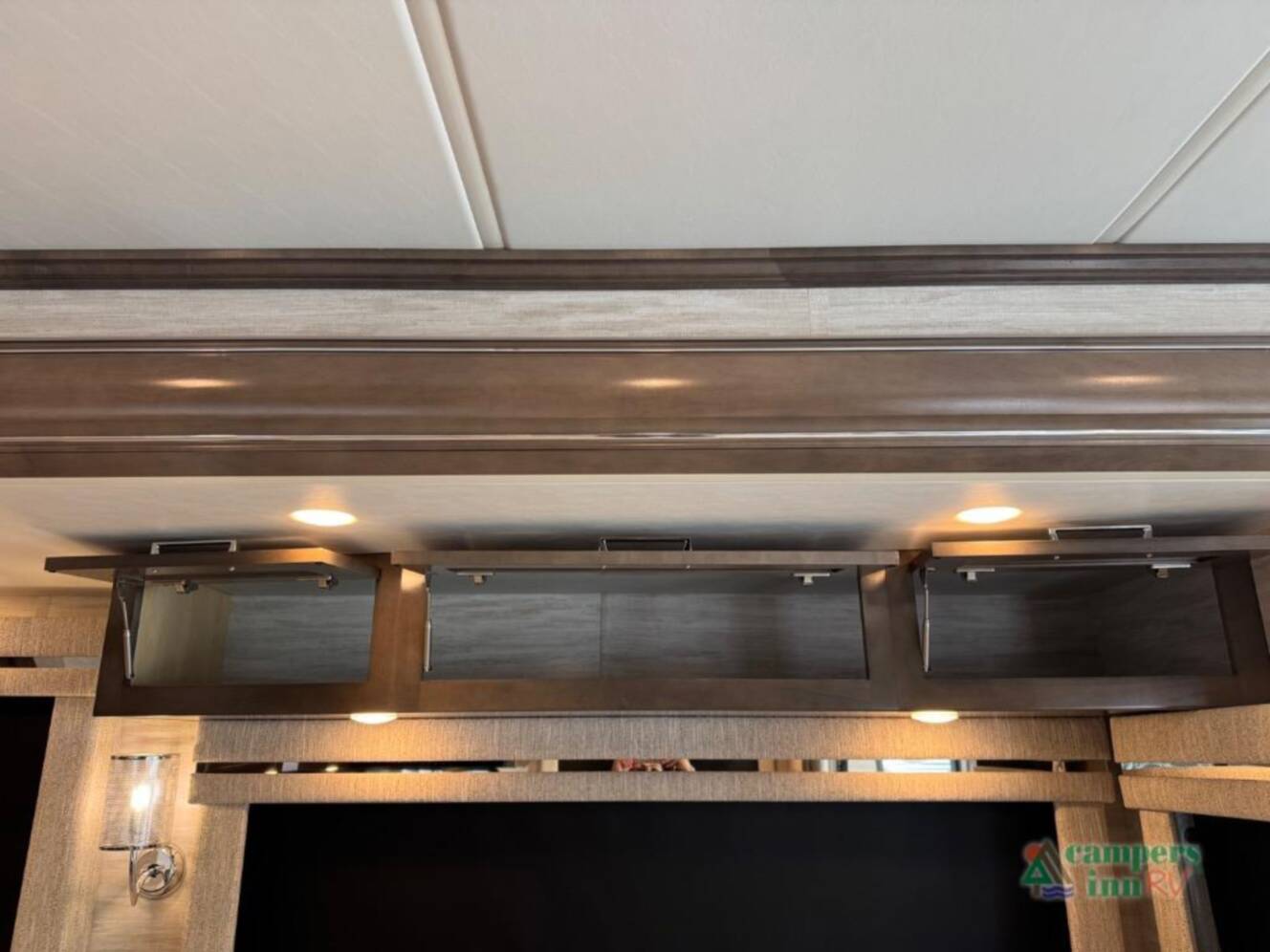 A photo of this 2025 Newmar Ventana 3809