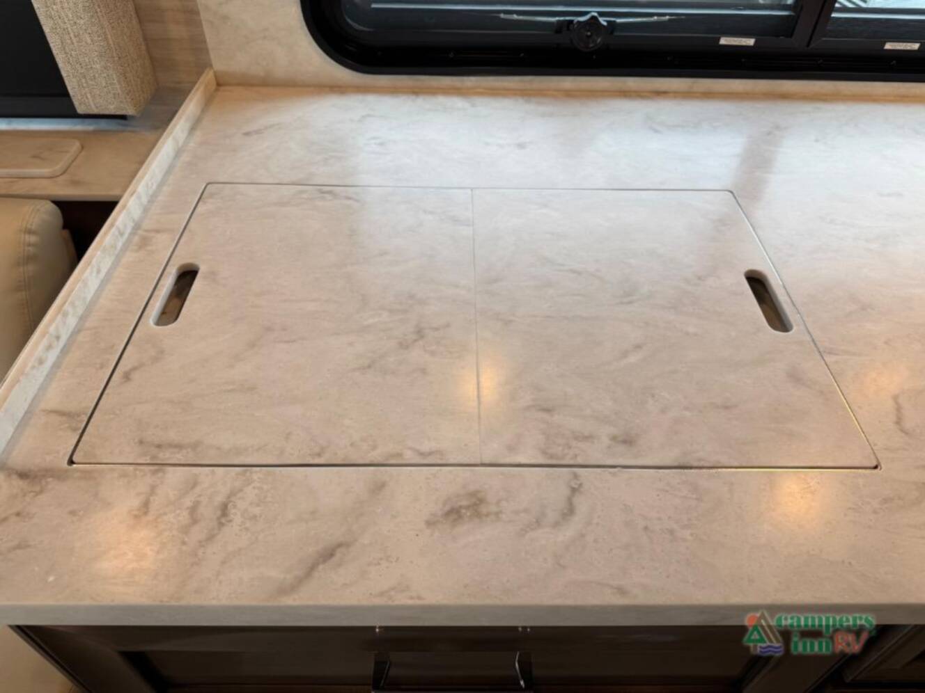 A photo of this 2025 Newmar Ventana 3809