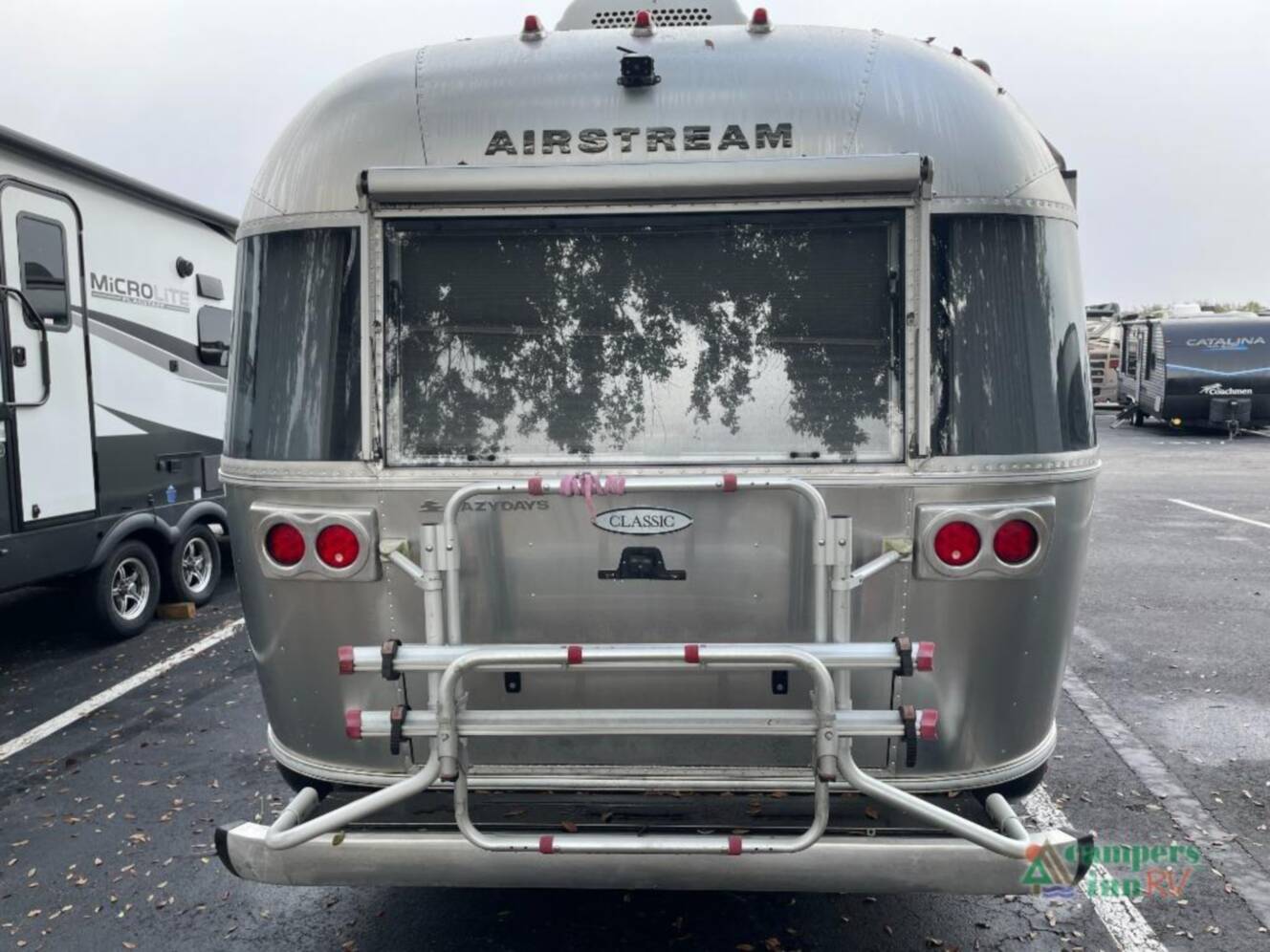 A photo of this 2017 Airstream Classic 30RB
