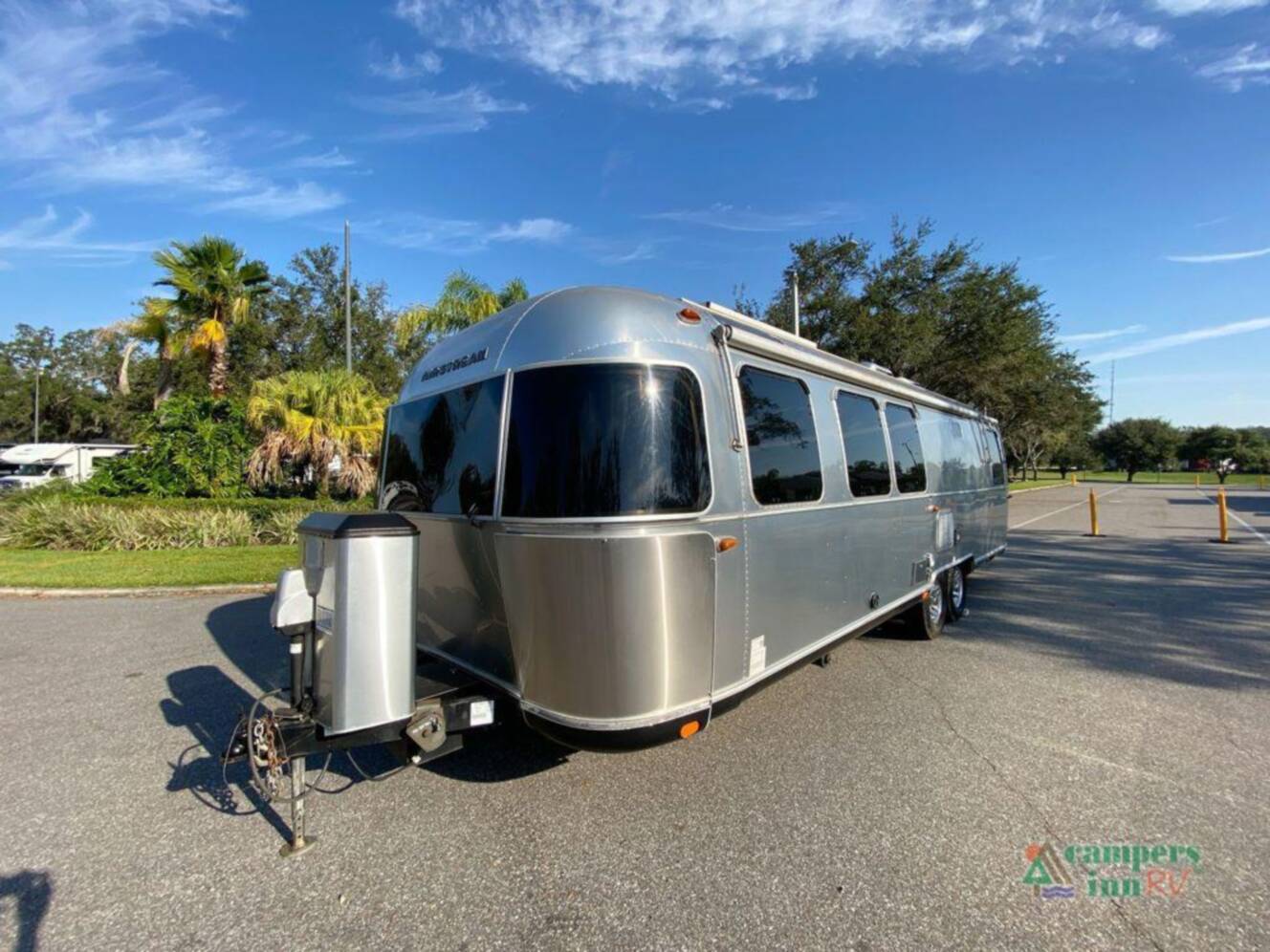 A photo of this 2017 Airstream Classic 30RB