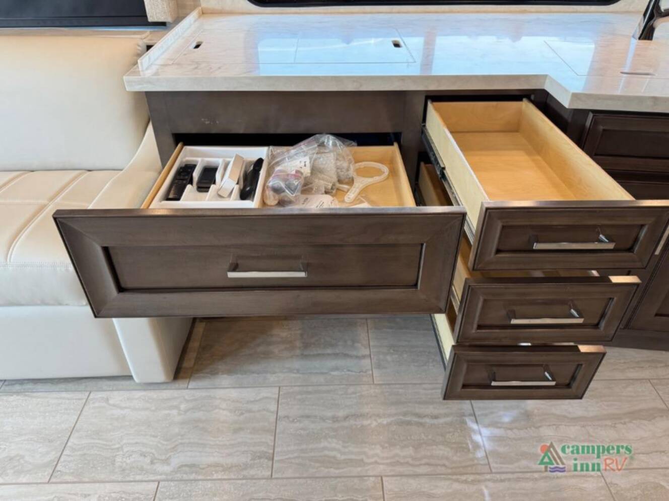 A photo of this 2025 Newmar Ventana 3809