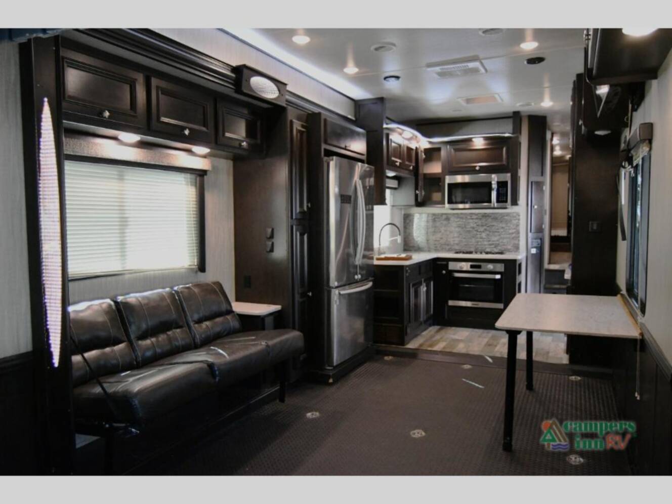 A photo of this 2019 Heartland Road Warrior 411