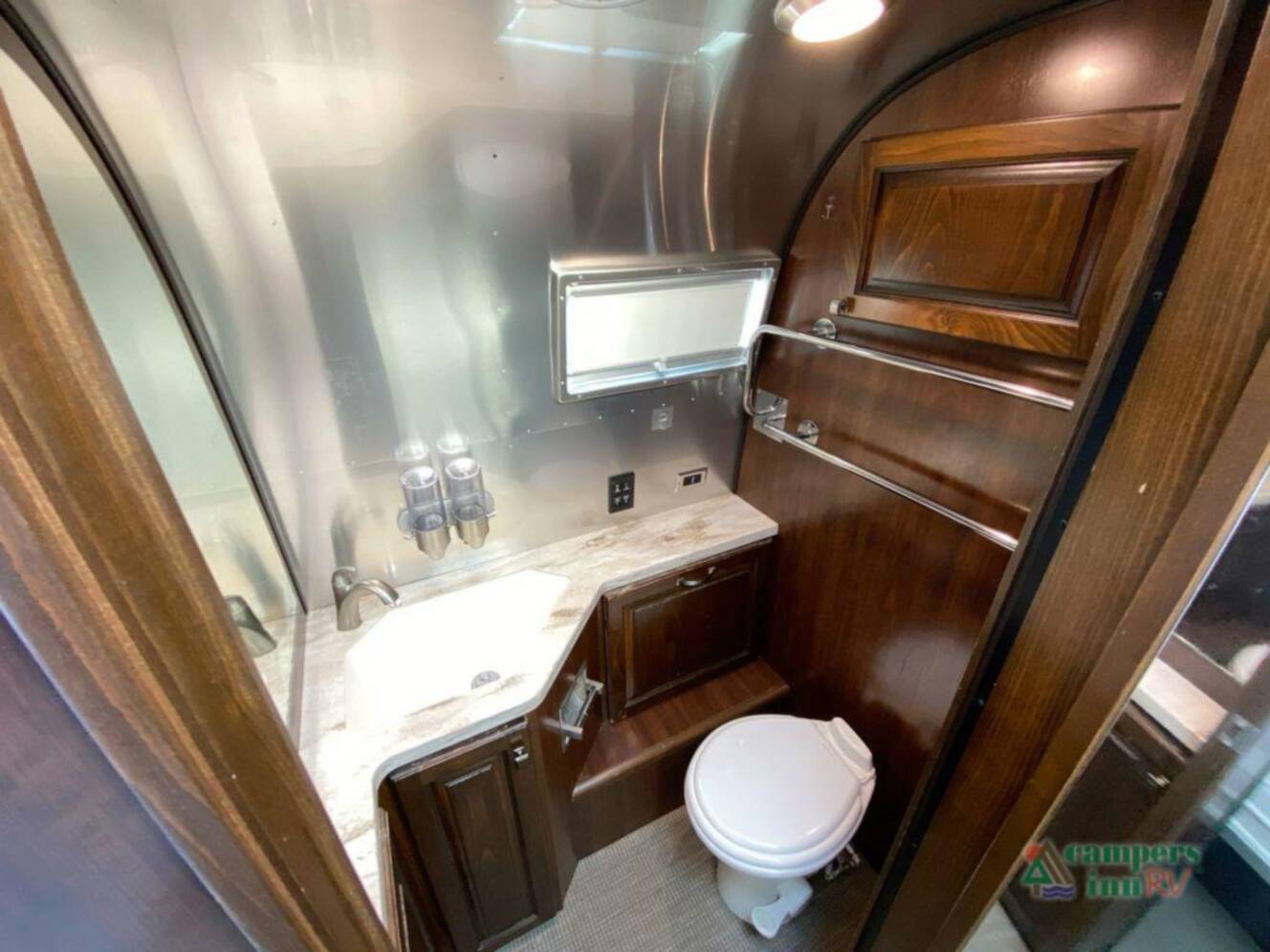 A photo of this 2017 Airstream Classic 30RB