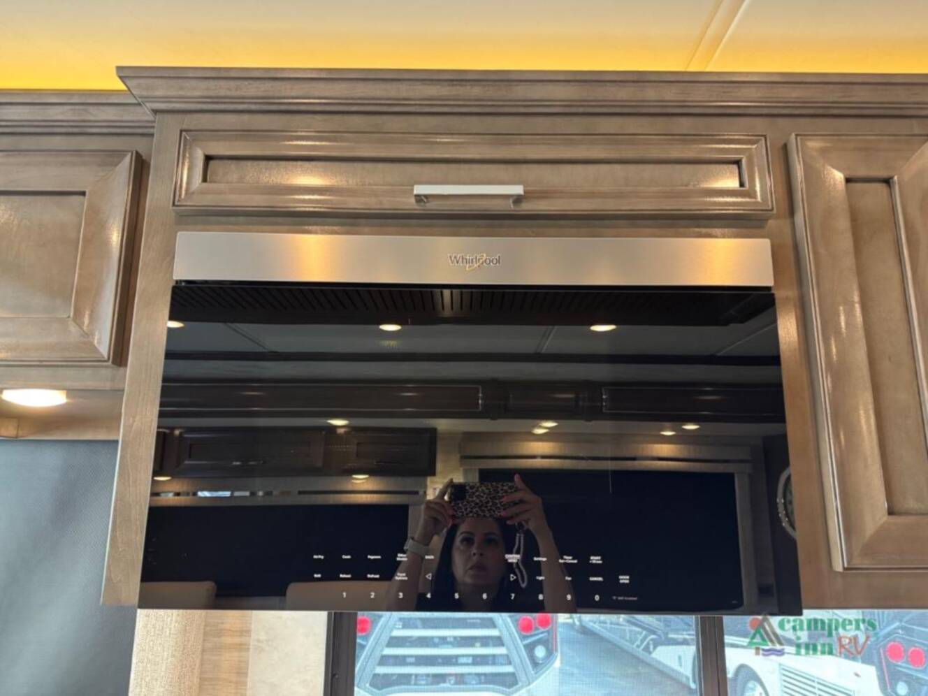 A photo of this 2025 Newmar Ventana 3809