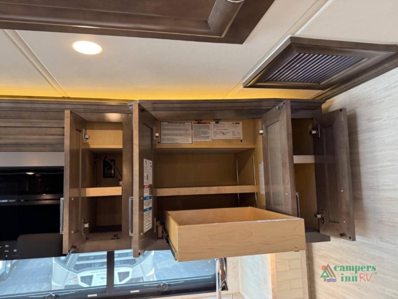 A photo of this 2025 Newmar Ventana 3809