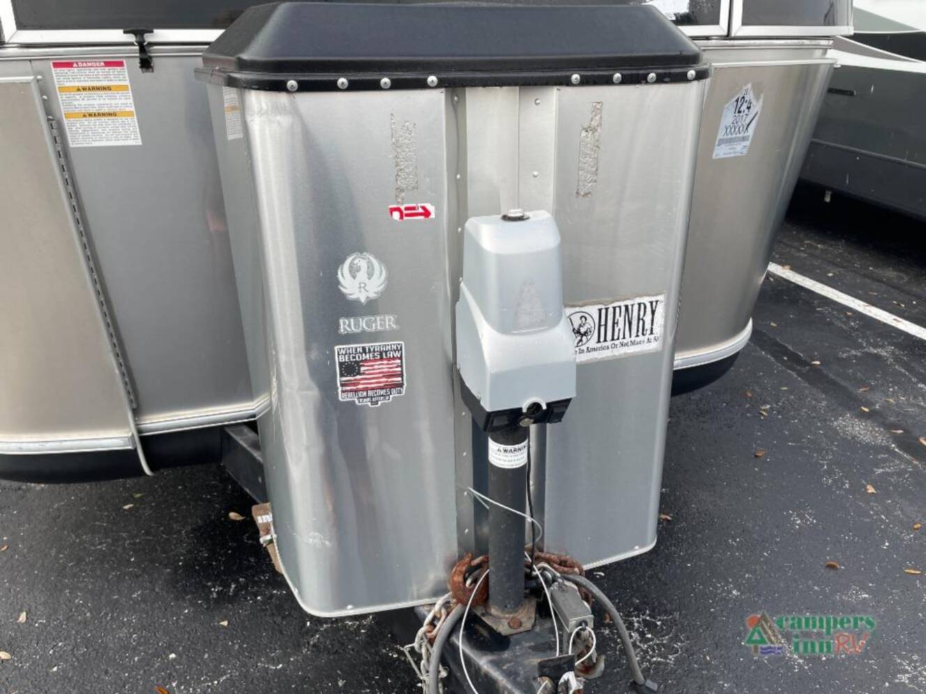 A photo of this 2017 Airstream Classic 30RB