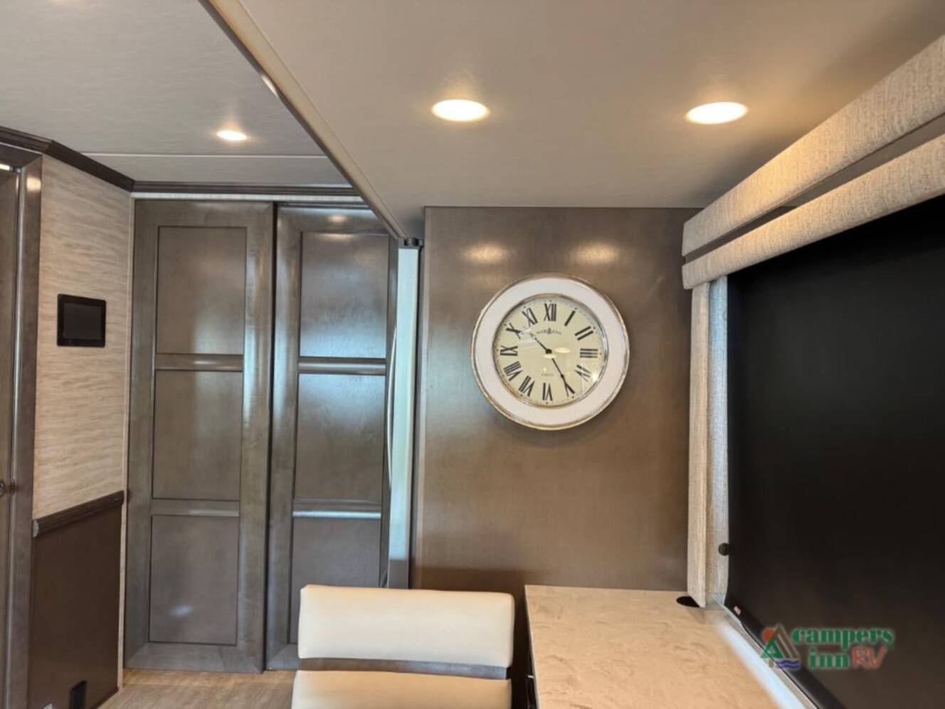 A photo of this 2025 Newmar Ventana 3809