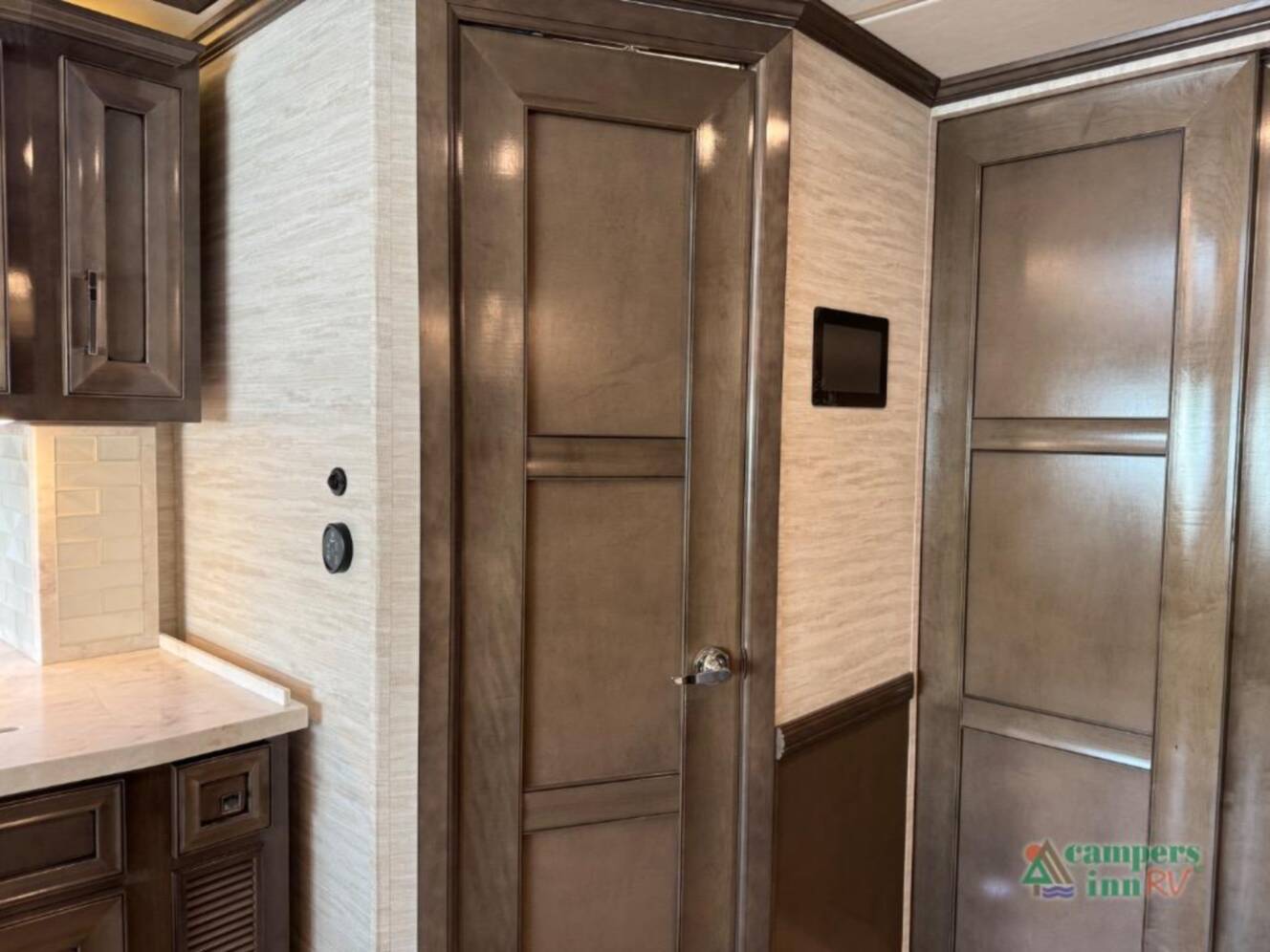 A photo of this 2025 Newmar Ventana 3809