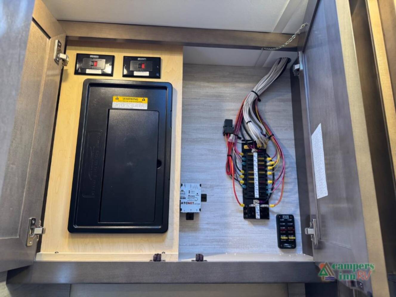 A photo of this 2025 Newmar Ventana 3809