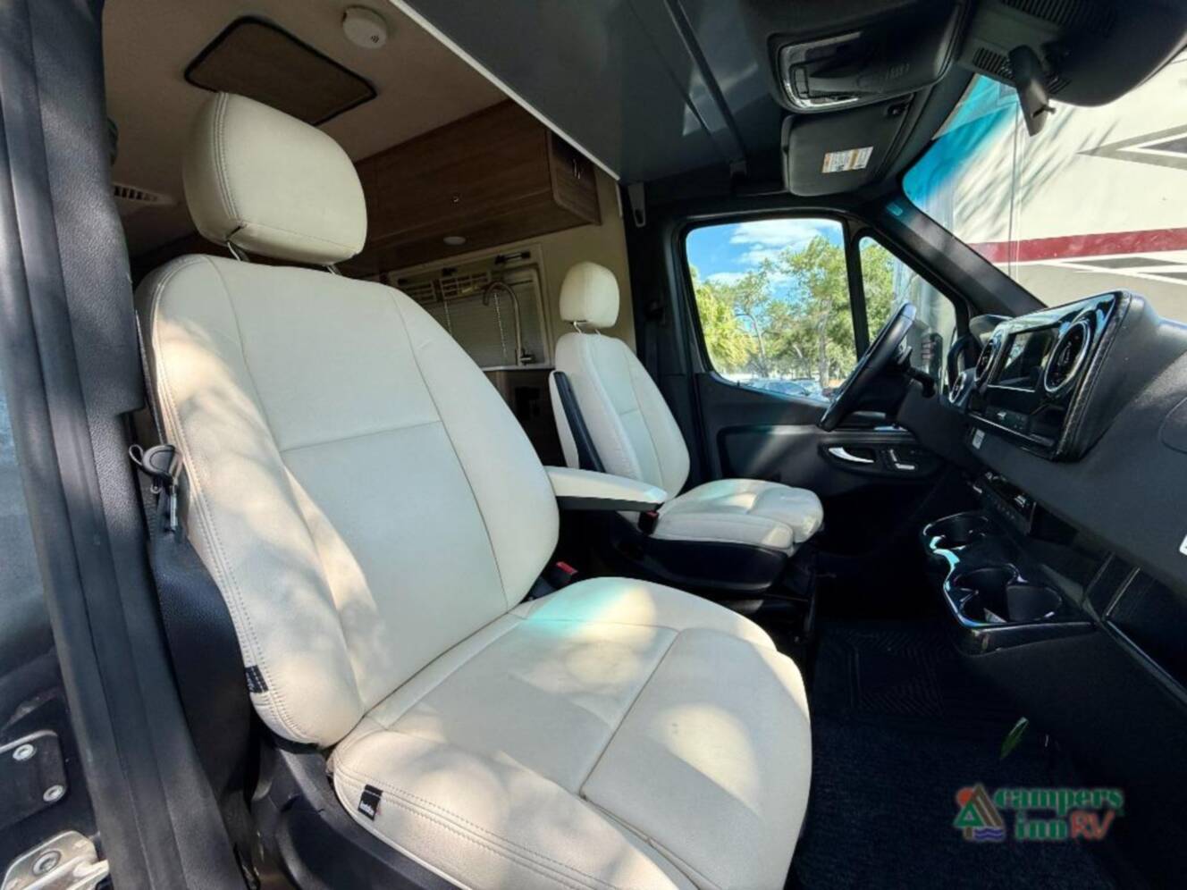 A photo of this 2022 Winnebago Boldt 70KL 4X4