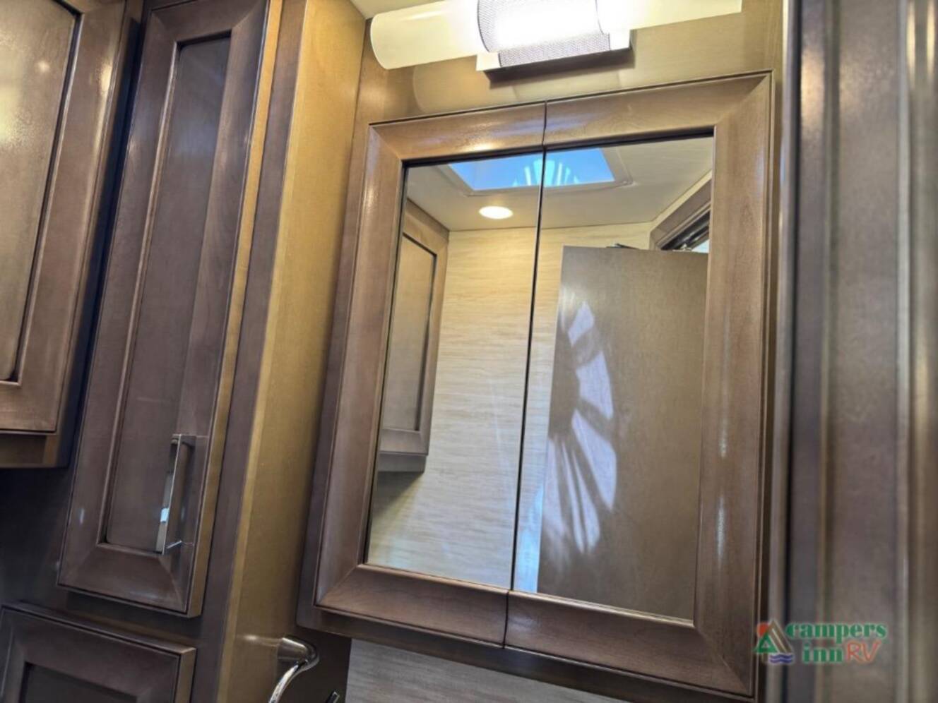 A photo of this 2025 Newmar Ventana 3809