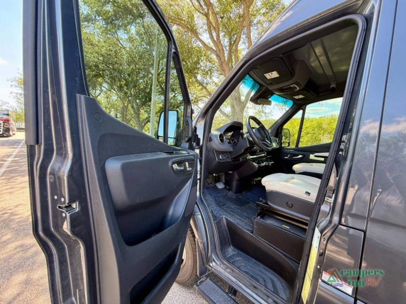 A photo of this 2022 Winnebago Boldt 70KL 4X4