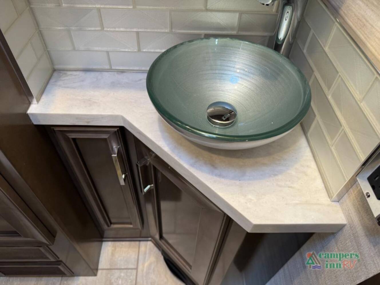 A photo of this 2025 Newmar Ventana 3809