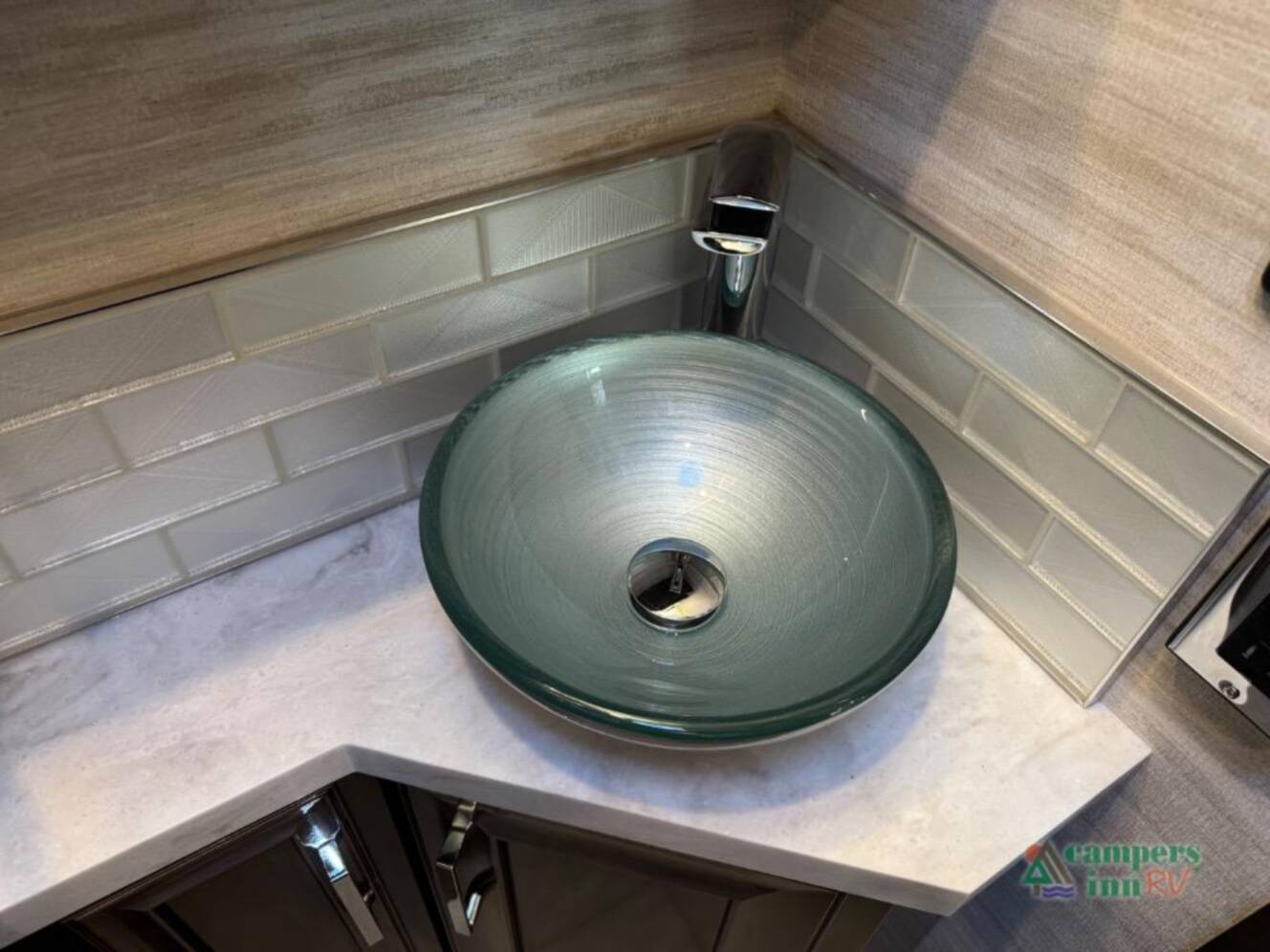 A photo of this 2025 Newmar Ventana 3809