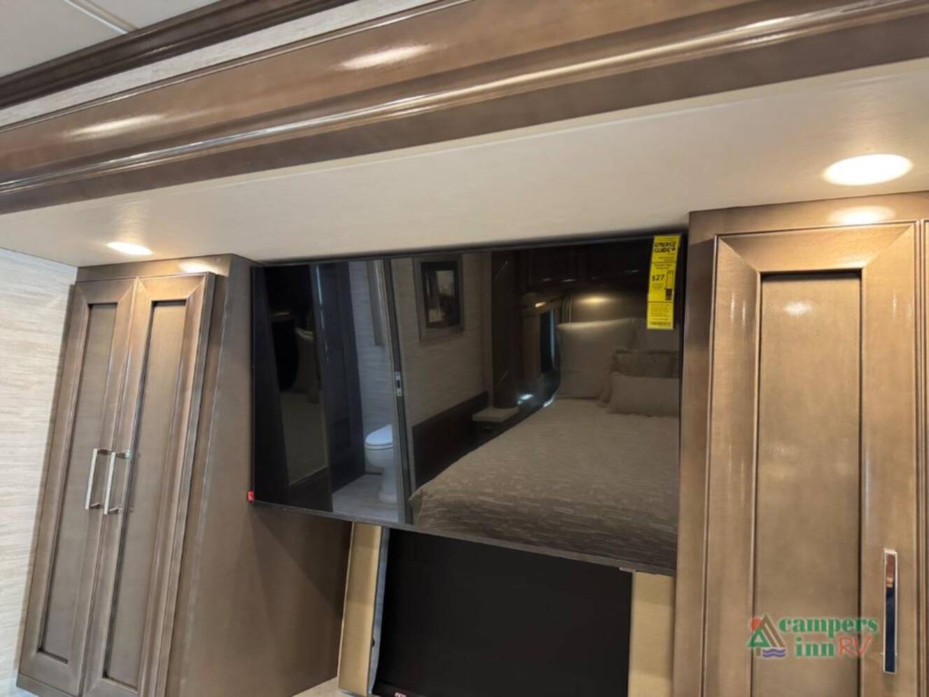 A photo of this 2025 Newmar Ventana 3809