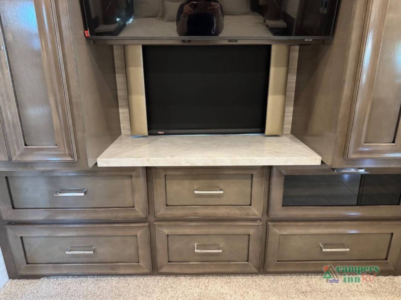 A photo of this 2025 Newmar Ventana 3809