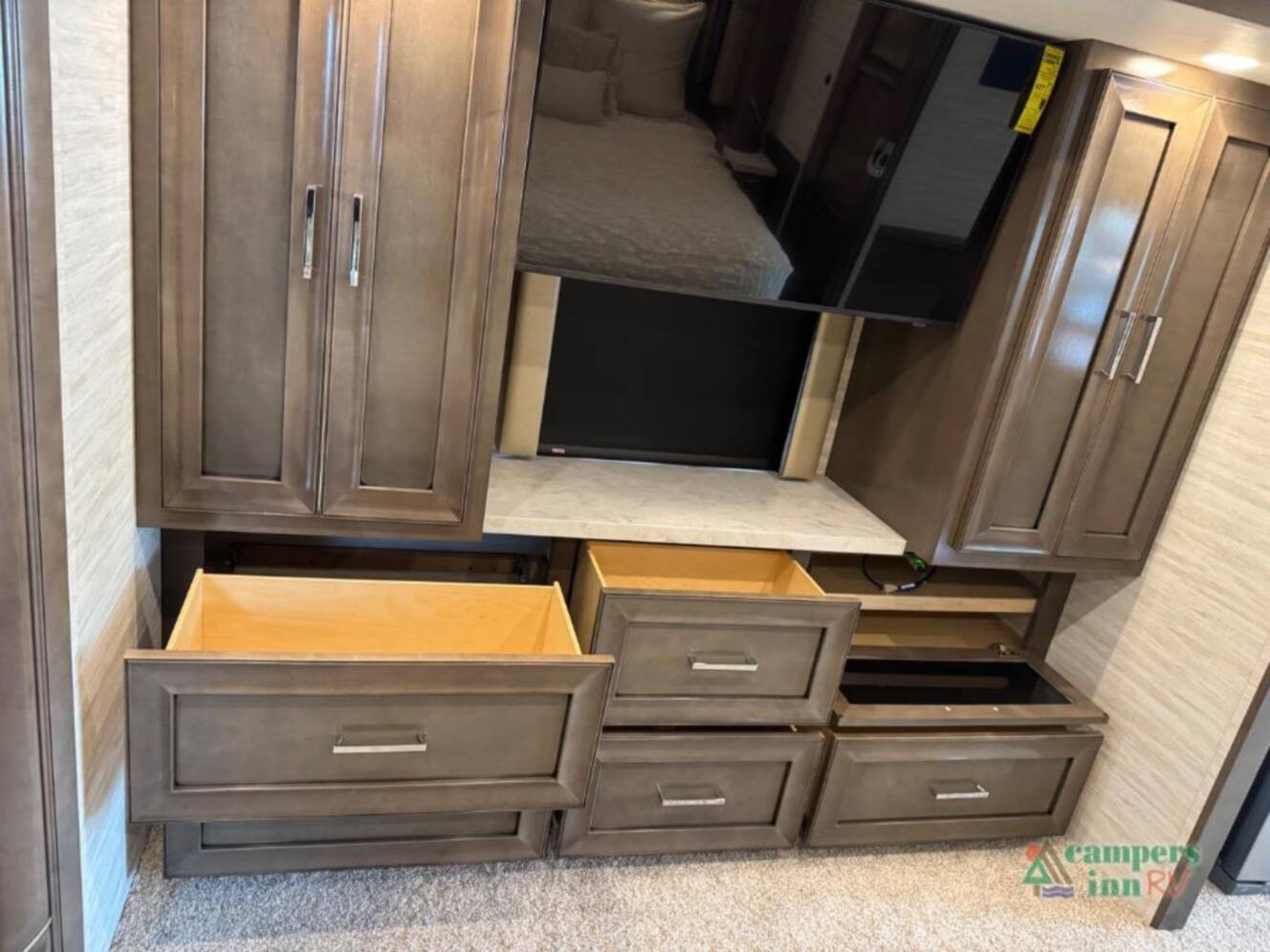A photo of this 2025 Newmar Ventana 3809