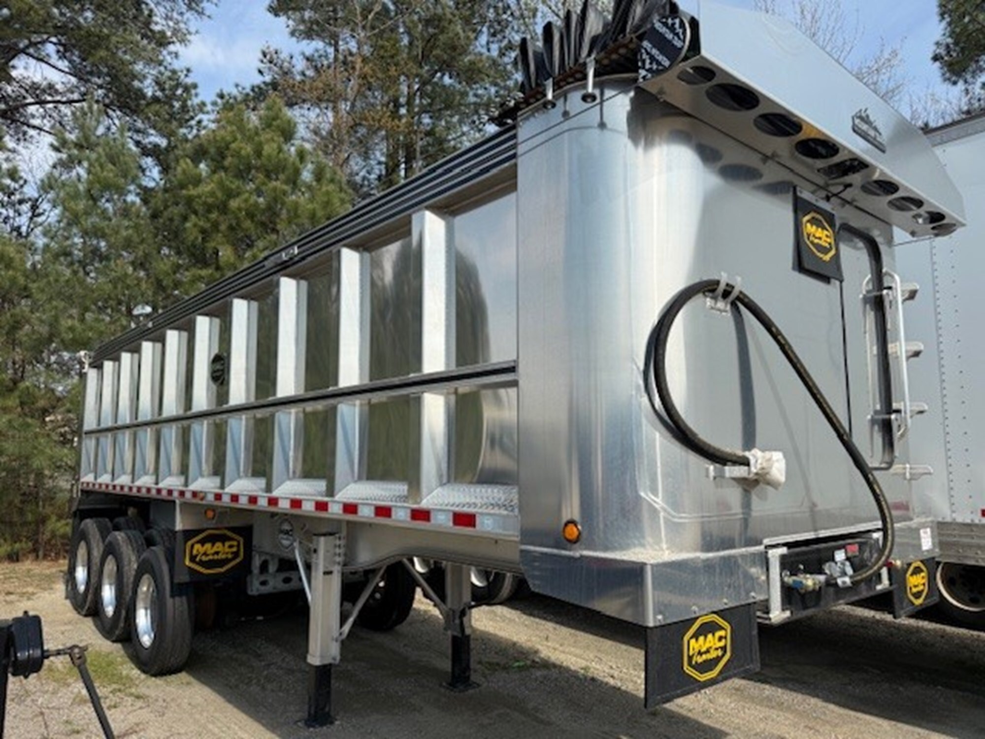 2027 Mac Trailer Man DUMP in Chester, VA