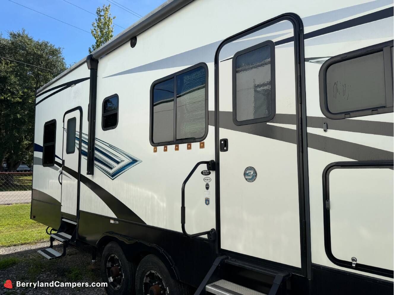 A photo of this 2020 Heartland Heartland GR3610