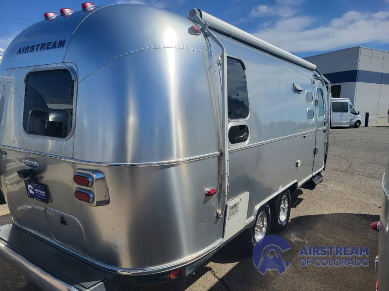 A photo of this 2014 Airstream International Signature 23D