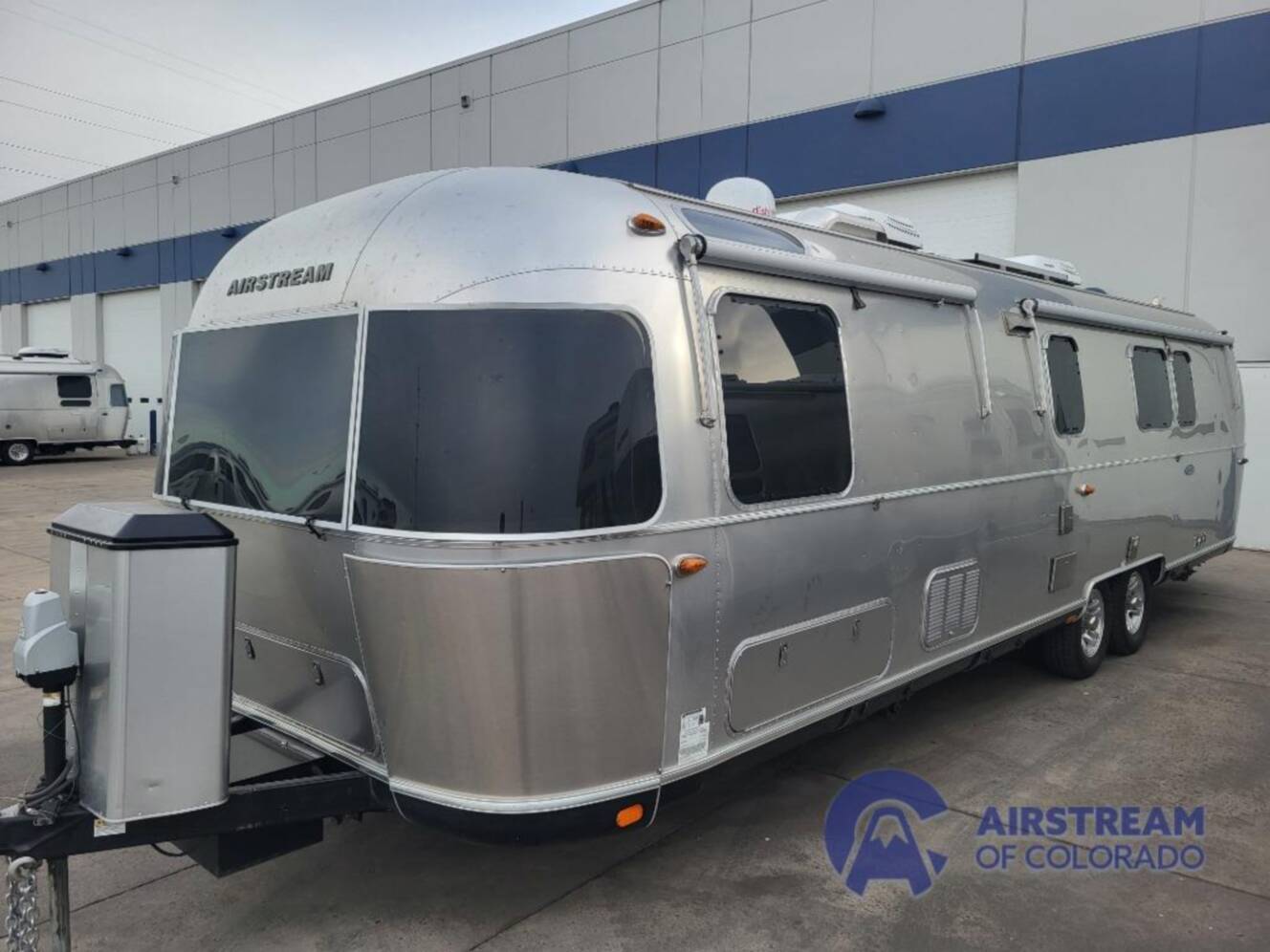 A photo of this 2019 Airstream Classic 33FB Twin