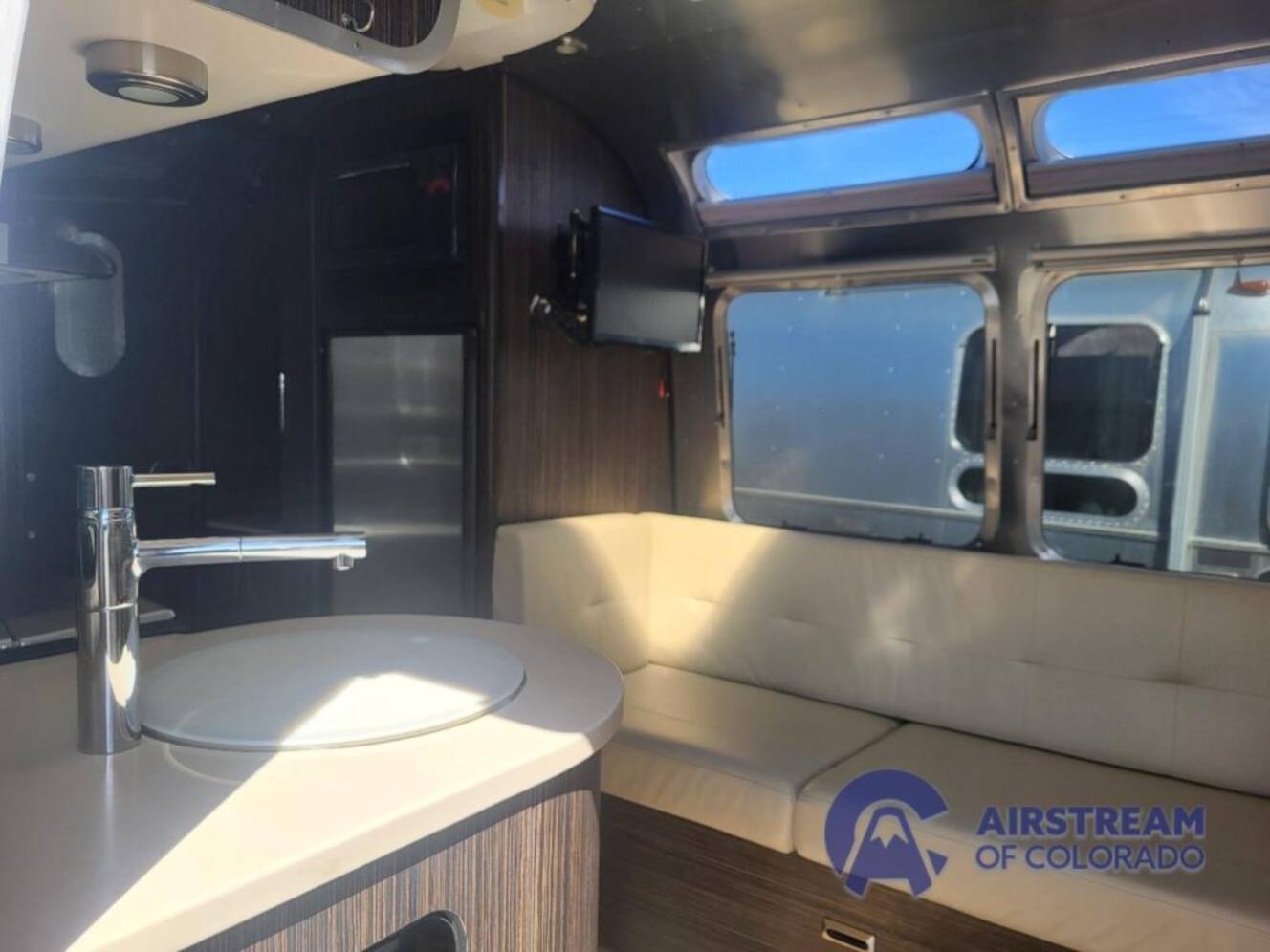 A photo of this 2014 Airstream International Signature 23D