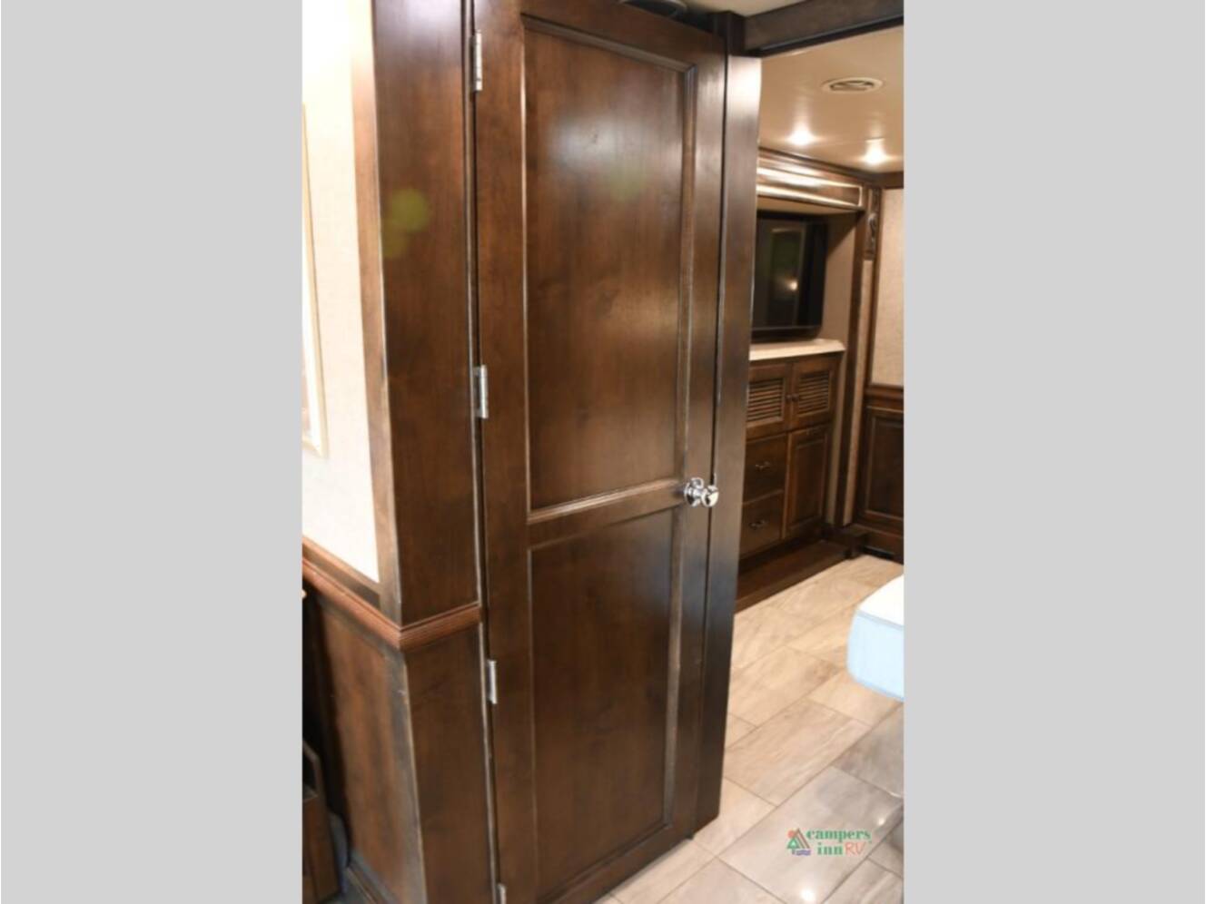 A photo of this 2018 Tiffin Motorhomes Phaeton 40 QBH