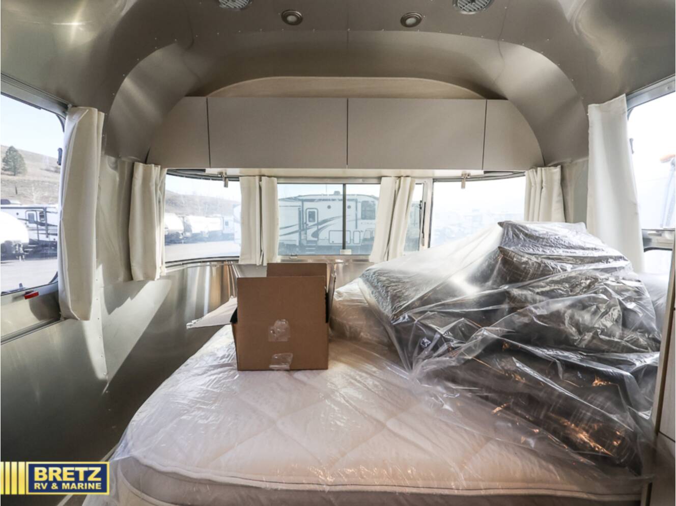 A photo of this 2026 Airstream Flying Cloud 25FB