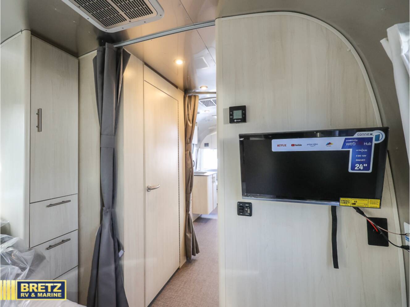 A photo of this 2026 Airstream Flying Cloud 25FB