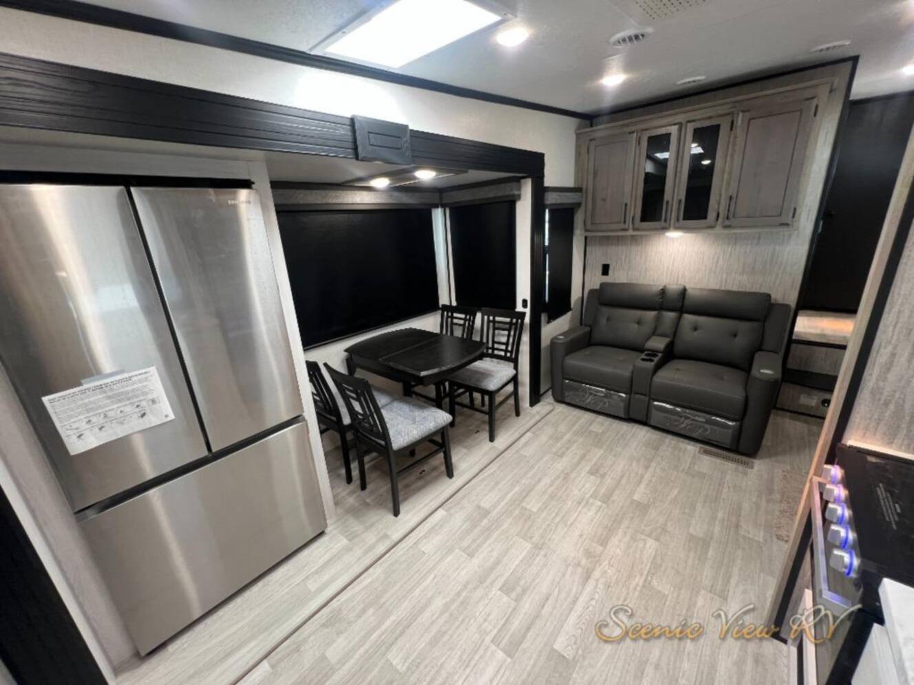A photo of this 2023 Kz Durango Half-Ton D250RED
