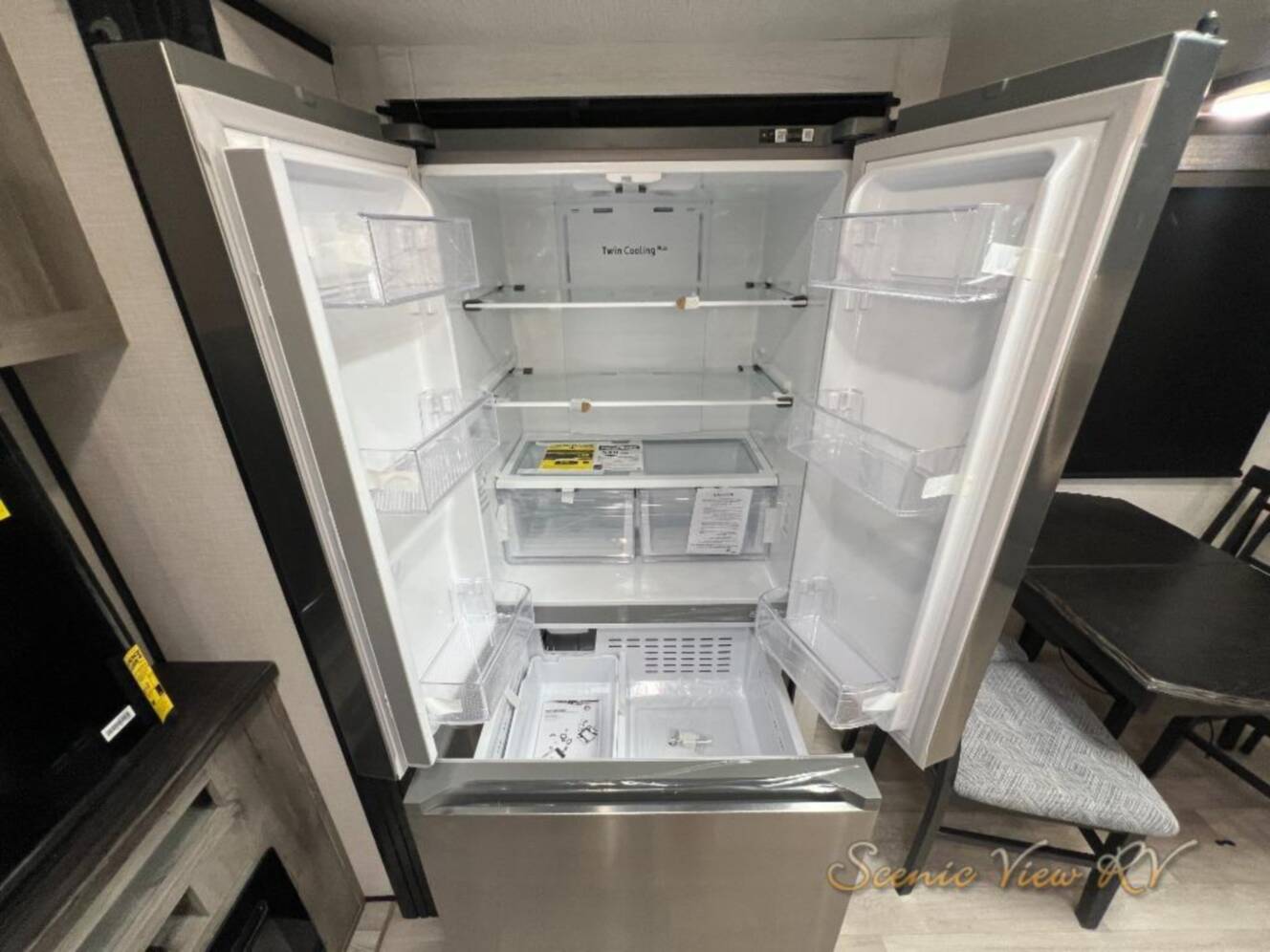 A photo of this 2023 Kz Durango Half-Ton D250RED