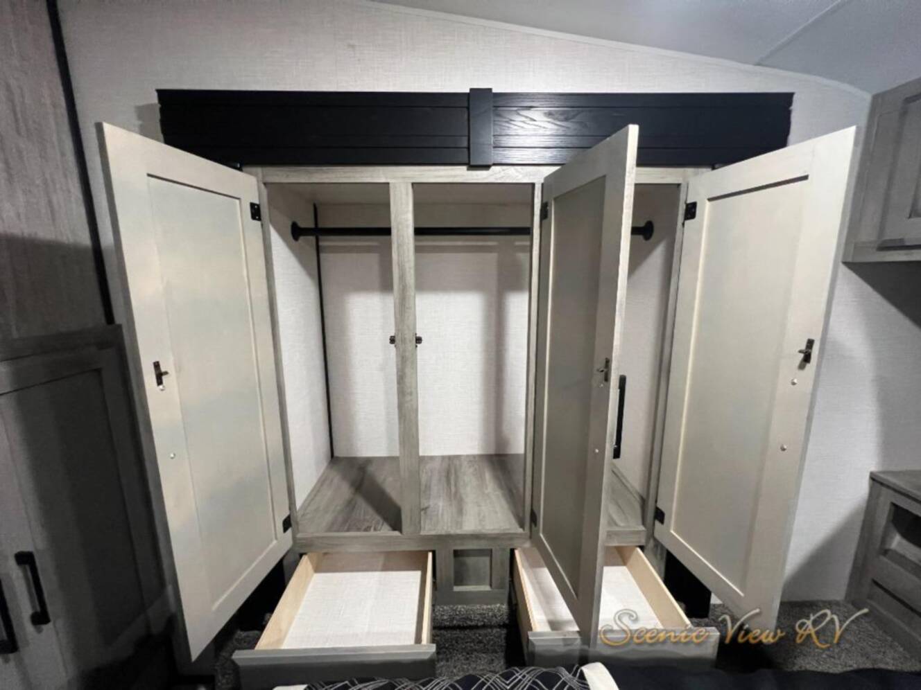A photo of this 2023 Kz Durango Half-Ton D250RED