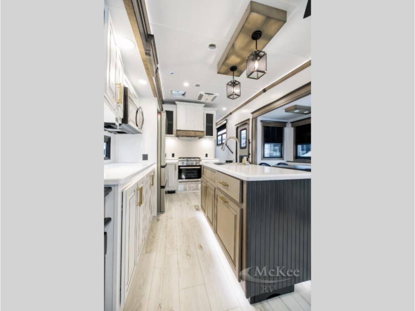 A photo of this 2026 Keystone Rv Montana 3231CK