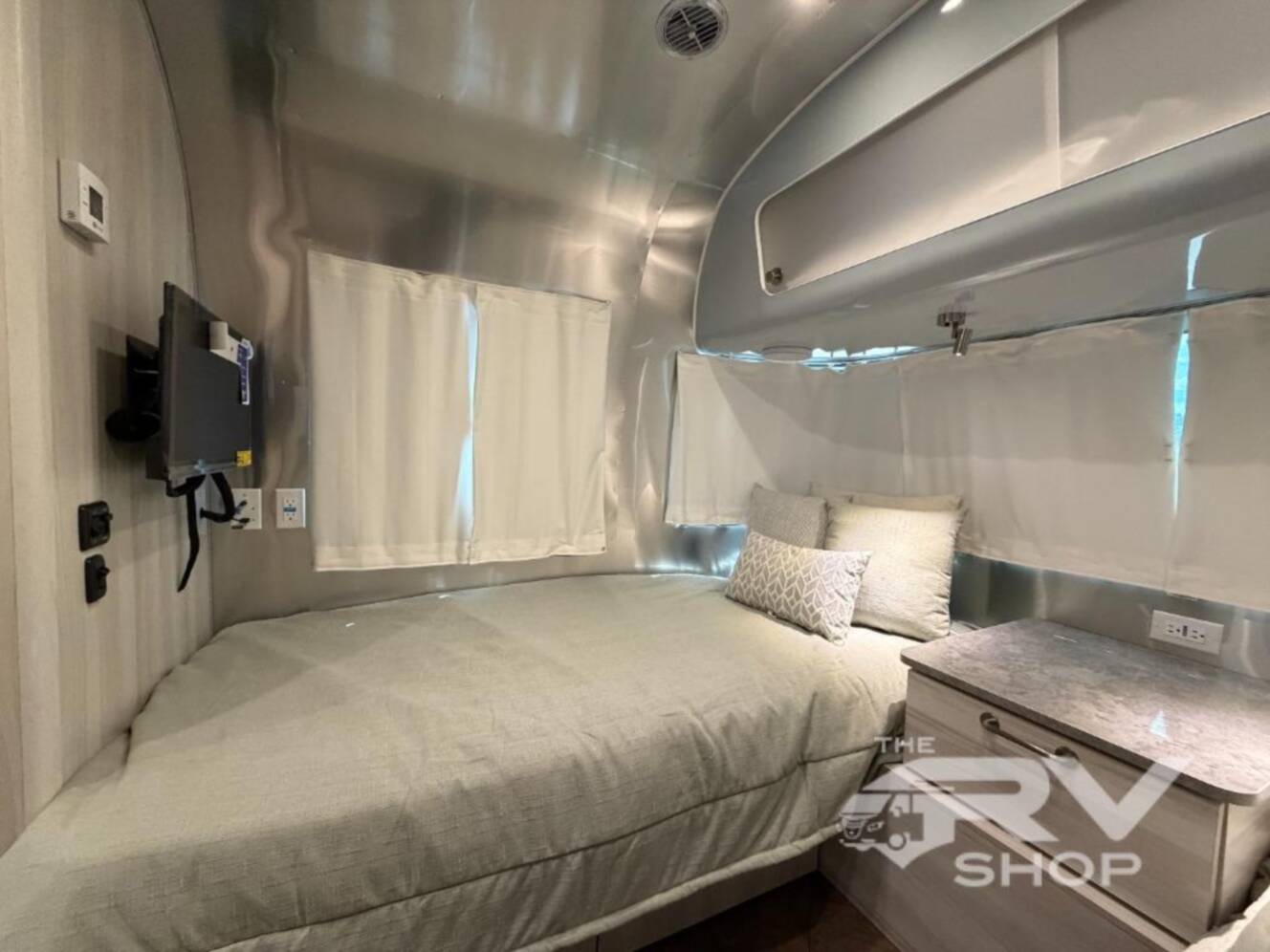 A photo of this 2026 Airstream International 25FB Twin