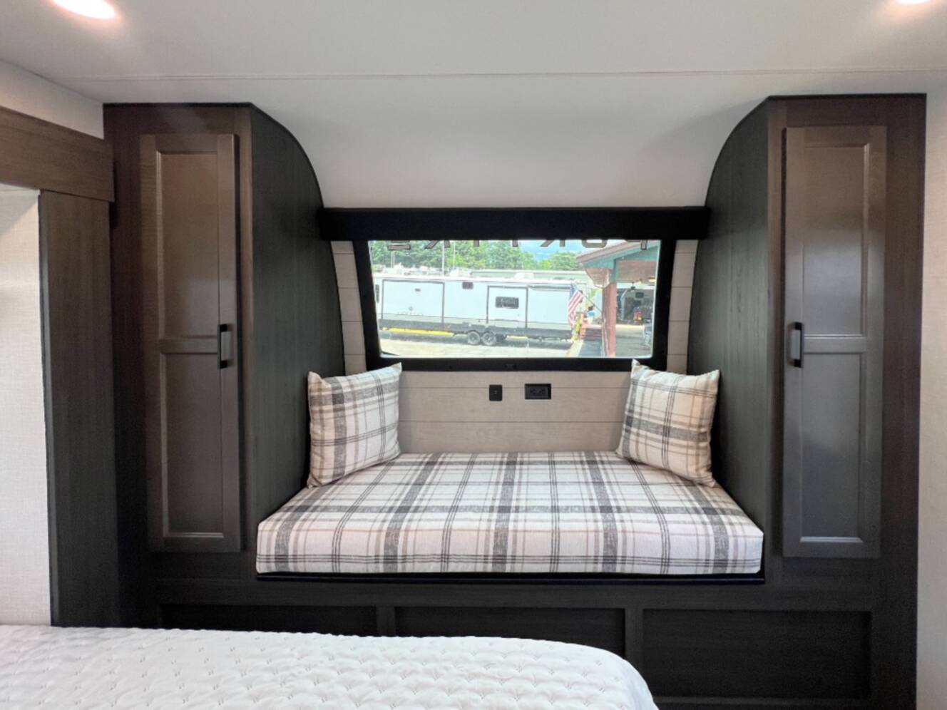 A photo of this 2026 Venture Rv SportTrek 363VFR