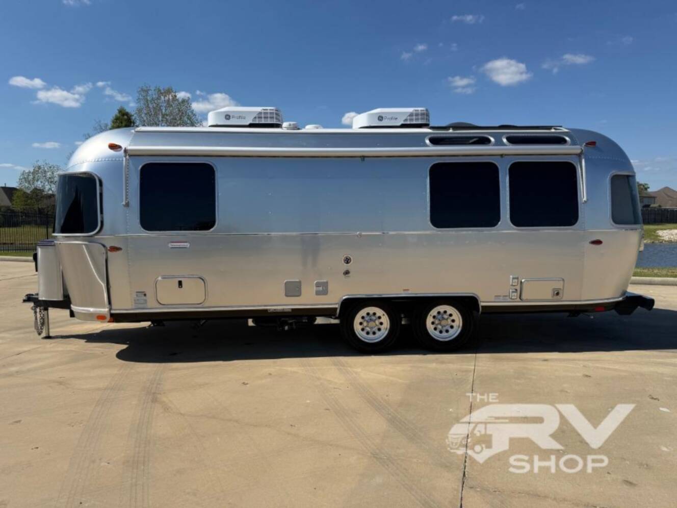 A photo of this 2026 Airstream International 25FB Twin