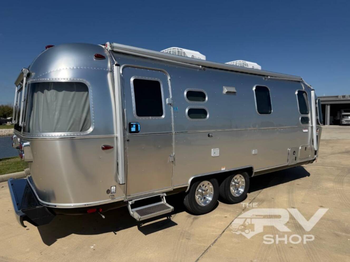 A photo of this 2026 Airstream International 25FB Twin