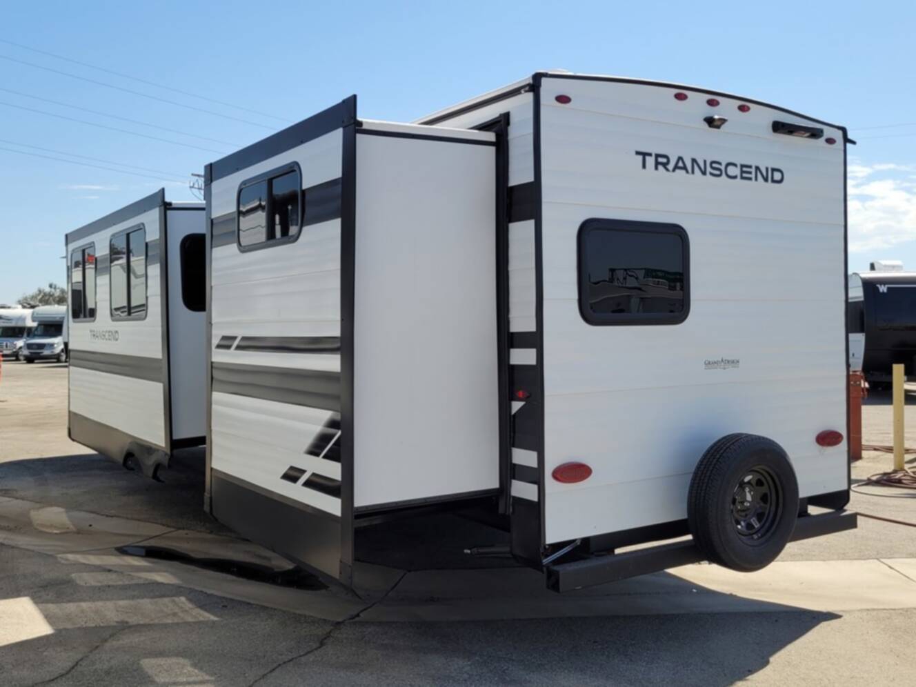 A photo of this 2026 Grand Design Transcend 325BHT