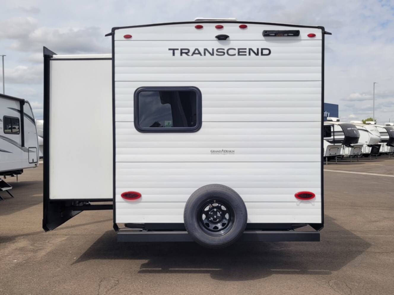 A photo of this 2026 Grand Design Transcend 325BHT