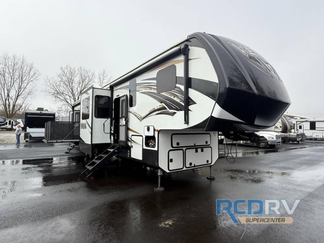 A photo of this 2019 Kz Venom 4113TK